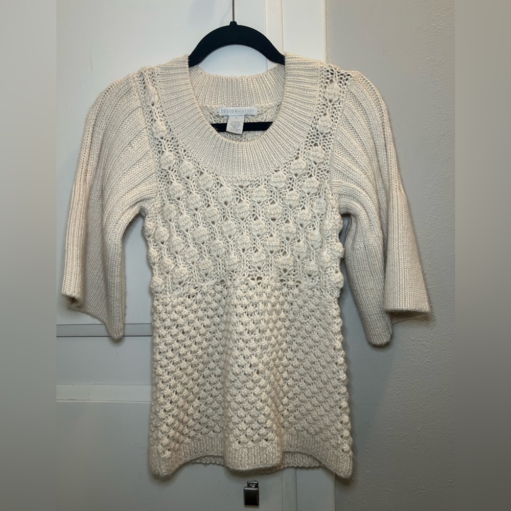 Design History Ivory Bubble Stitch Knit Sweater – Elbow Sleeve Size Small